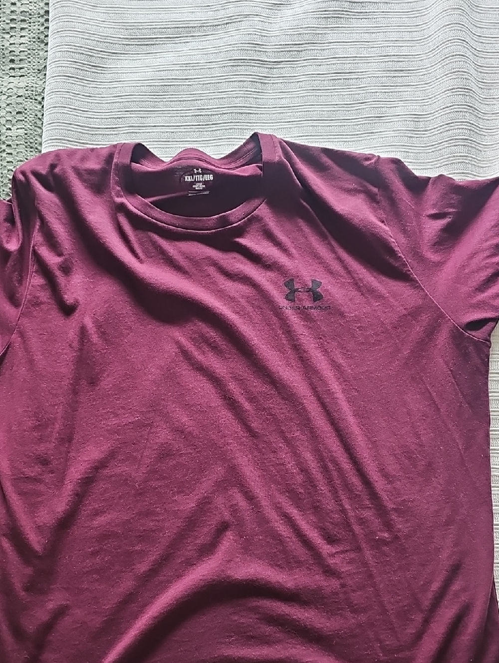 Under Armour Men's Maroon Short Sleeve Performance Tee